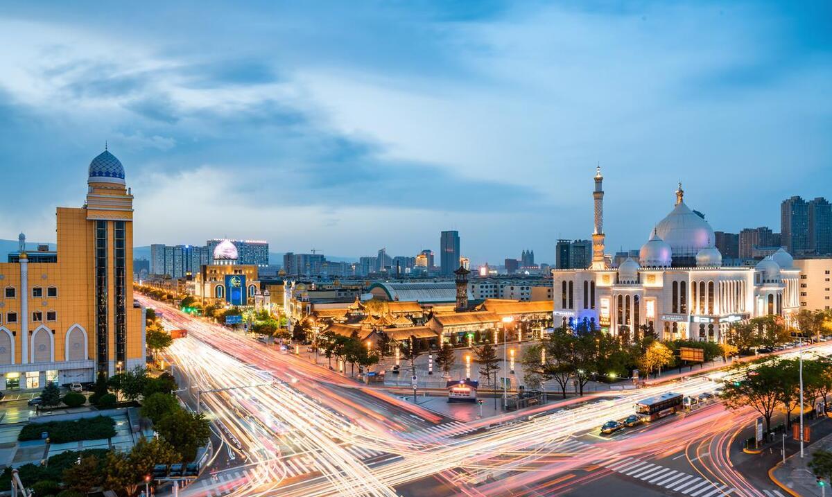 呼和浩特暖阳下的温馨篇章